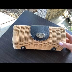 Straw style clutch